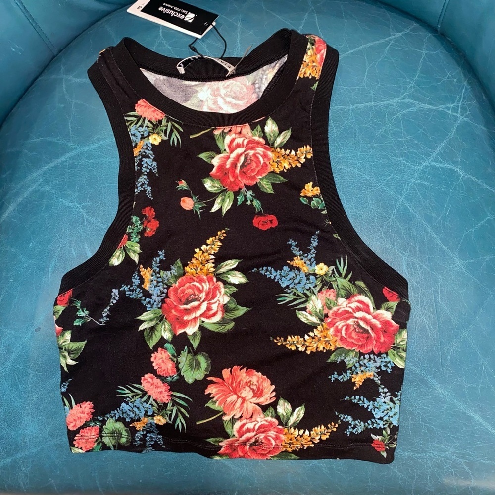 NWT ALICE & OLIVIA floral racer back crop top